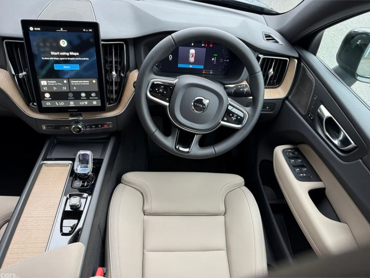 Volvo XC60 SUV, Petrol Plug-in Hybrid, 2026, Blue