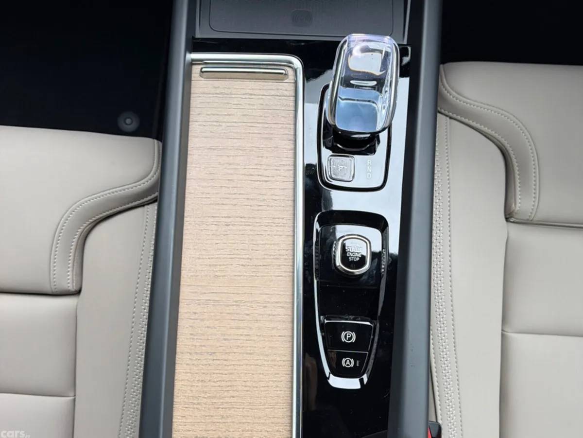 Volvo XC60 SUV, Petrol Plug-in Hybrid, 2026, Blue