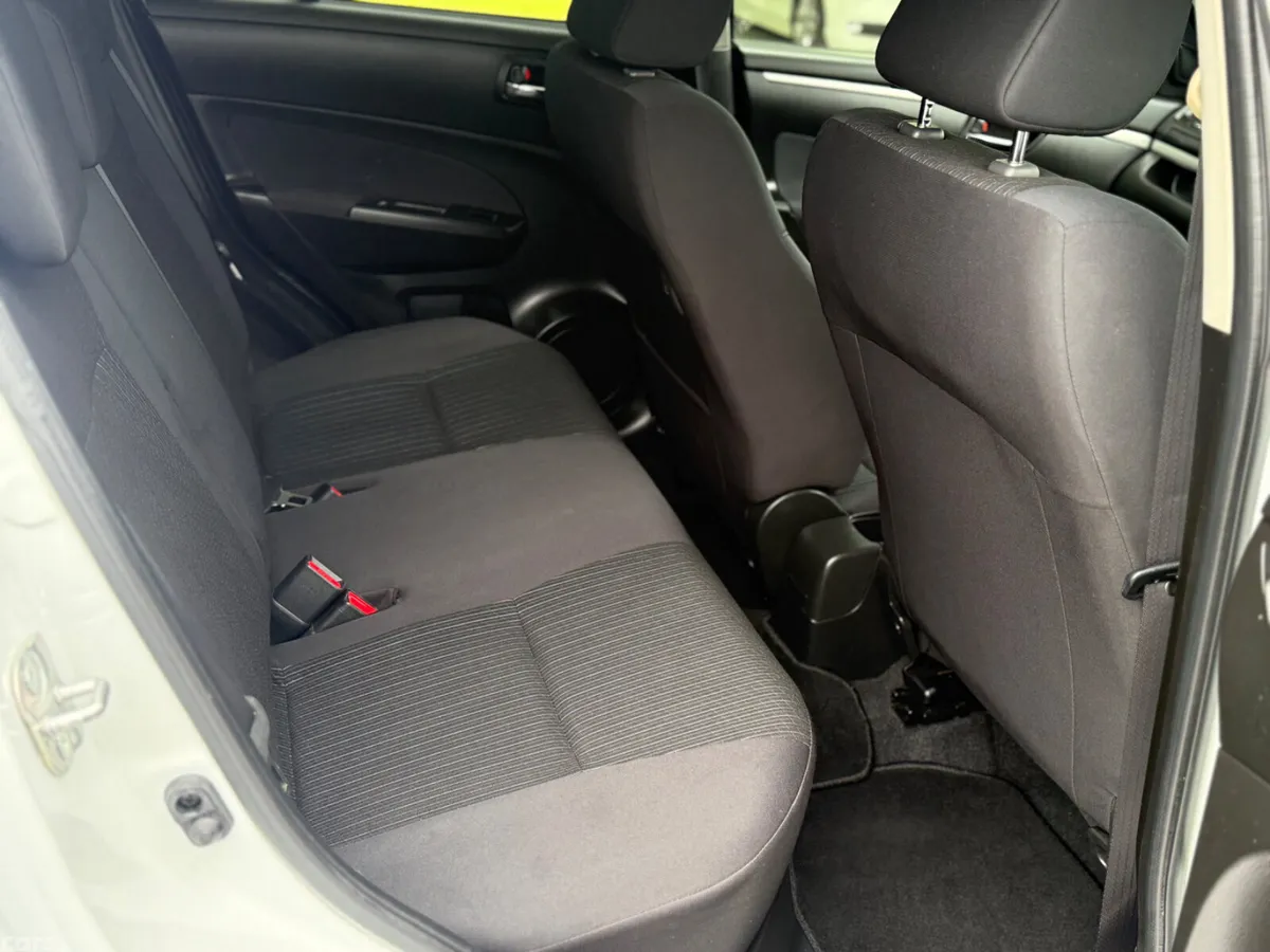 Suzuki Swift Hatchback, Petrol, 2014, White