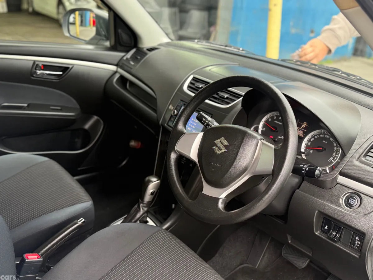 Suzuki Swift Hatchback, Petrol, 2014, White