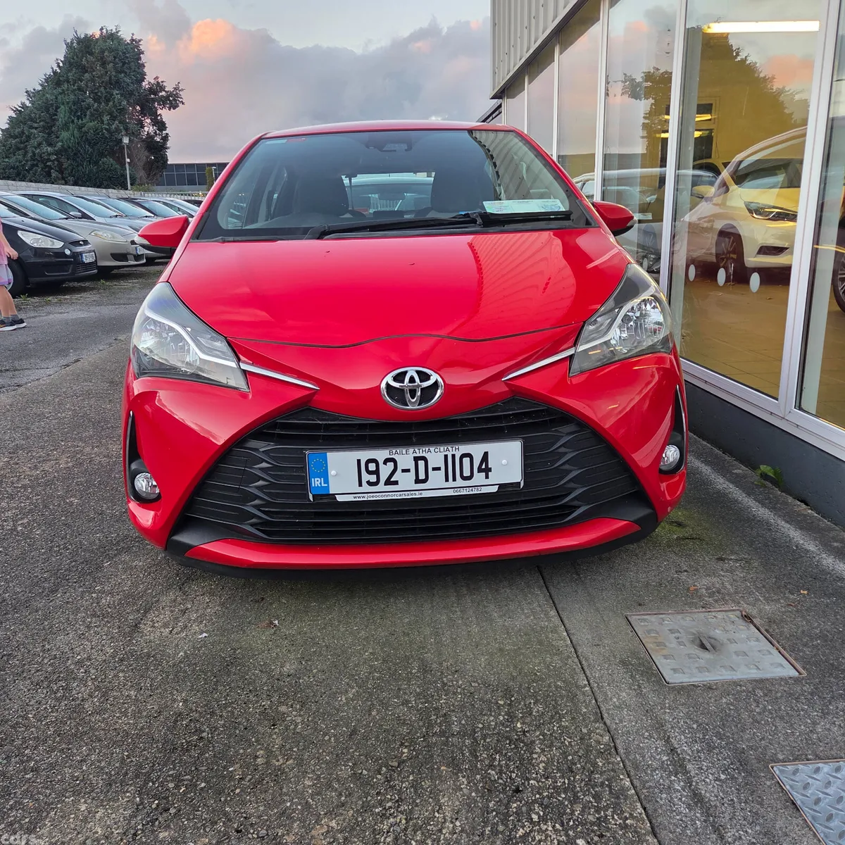 Toyota Yaris Hatchback, Petrol, 2019, Red