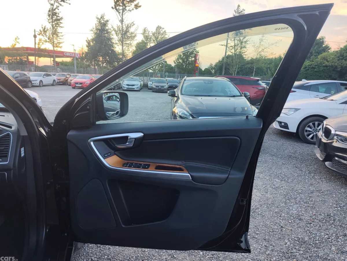 Volvo XC60 SUV, Diesel, 2017, Black