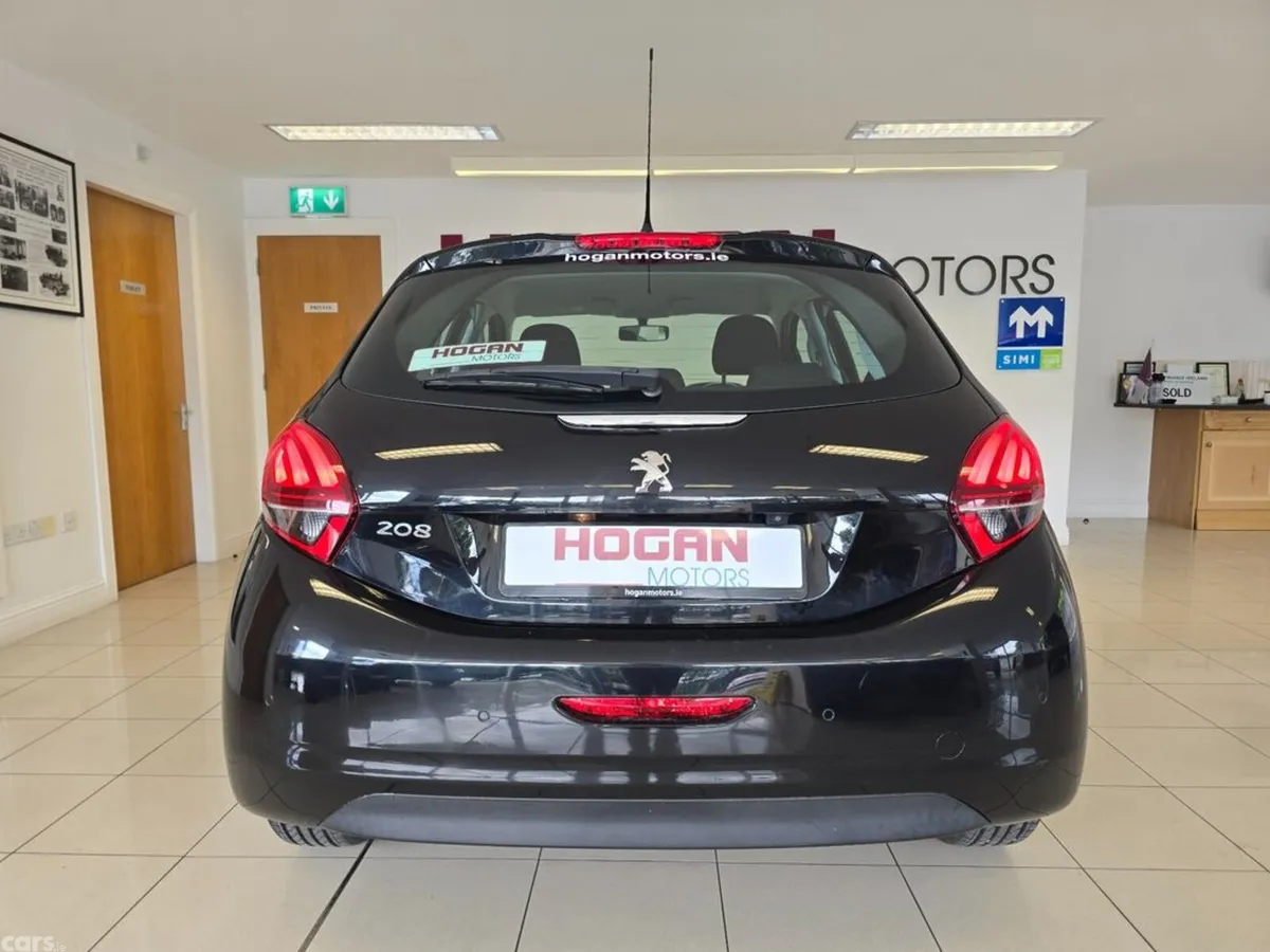 Peugeot 208 Hatchback, Petrol, 2018, Black