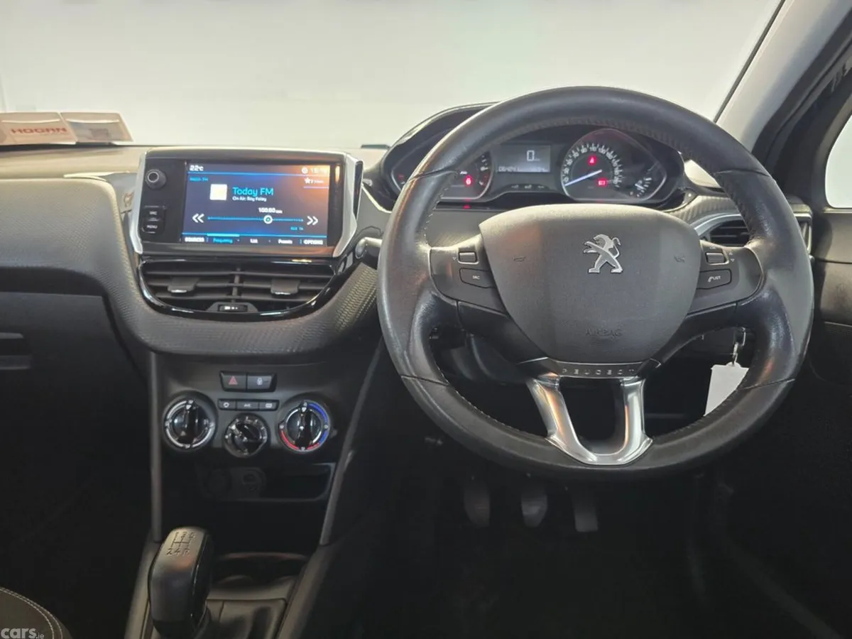 Peugeot 208 Hatchback, Petrol, 2018, Black