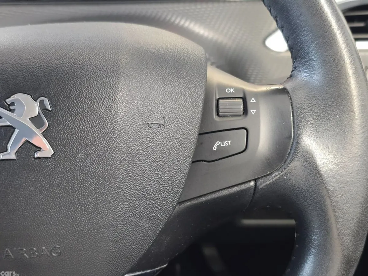 Peugeot 208 Hatchback, Petrol, 2018, Black