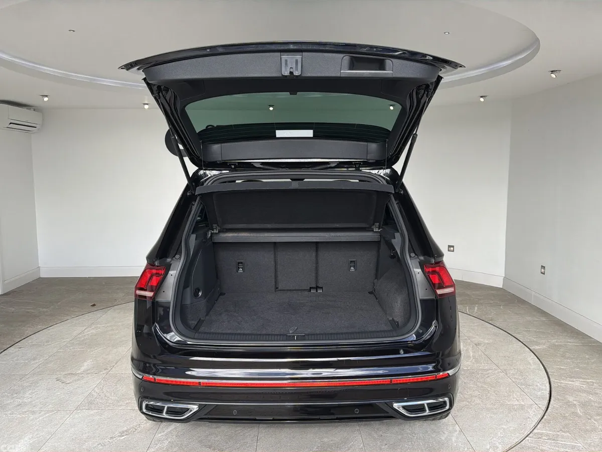 Volkswagen Tiguan SUV, Petrol Hybrid, 2023, Black