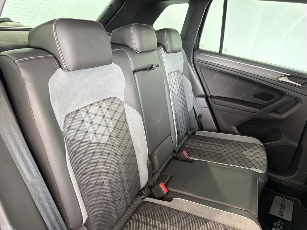 Volkswagen Tiguan SUV, Petrol Hybrid, 2023, Black