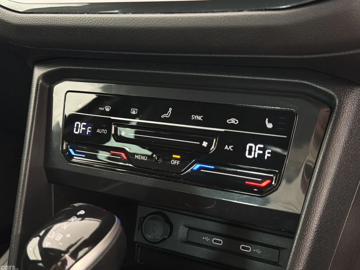 Volkswagen Tiguan SUV, Petrol Hybrid, 2023, Black