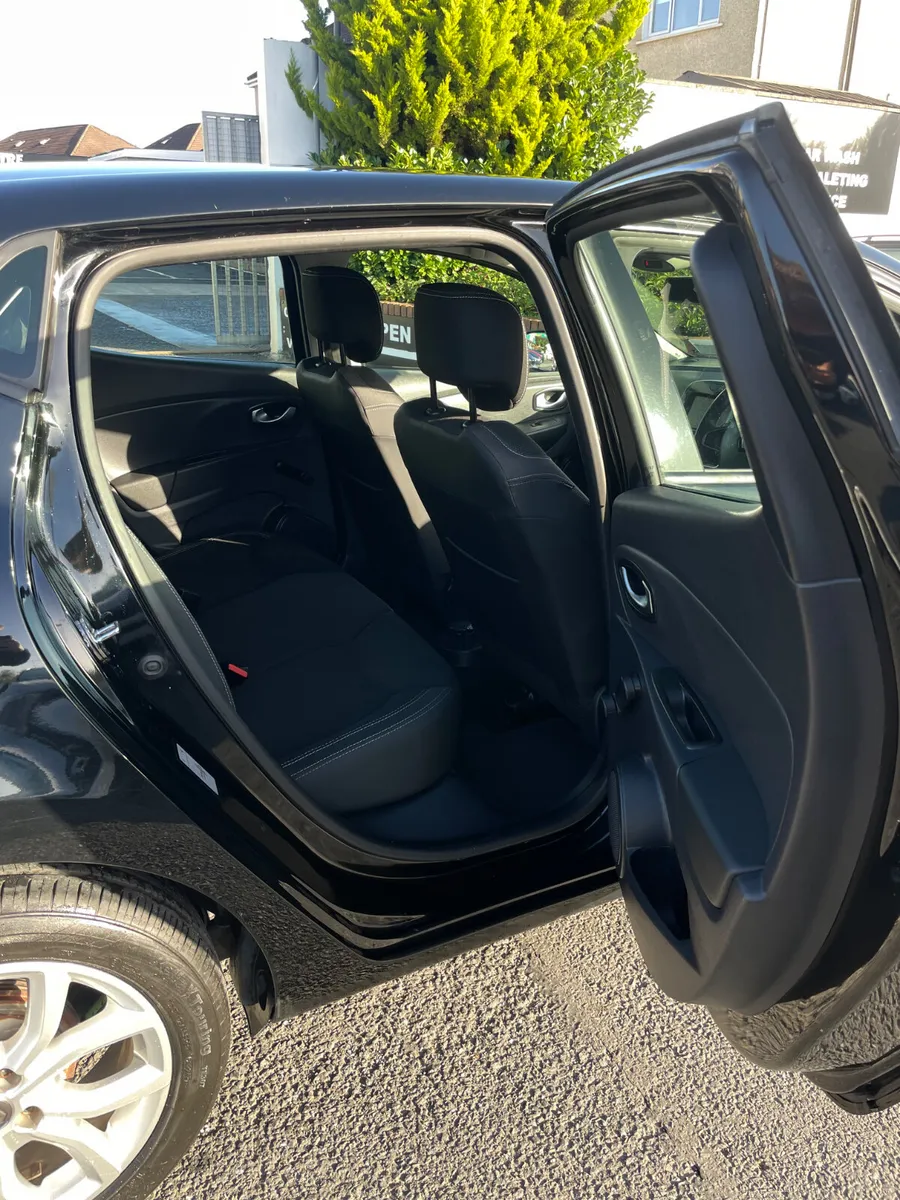 Renault Clio Hatchback, Petrol, 2019, Black