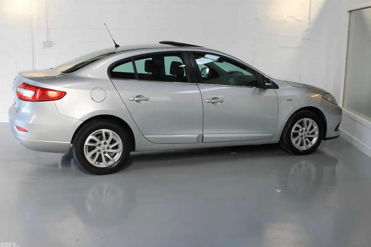 Renault Fluence Saloon, Diesel, 2015, Silver