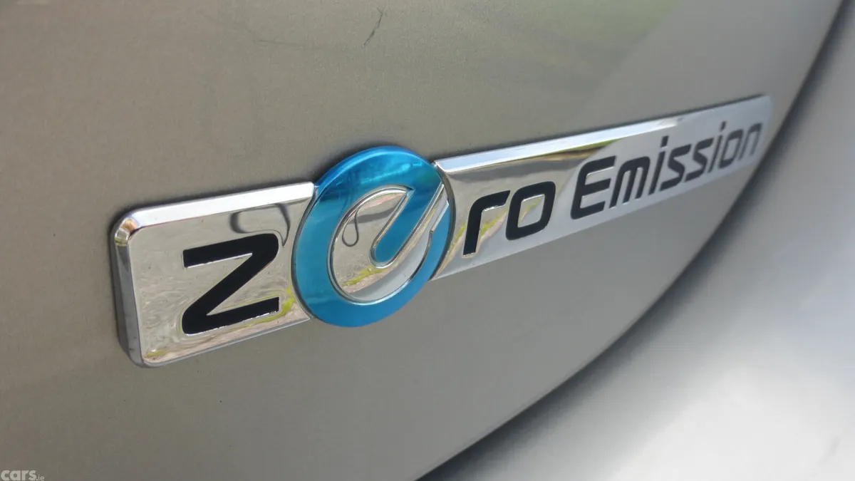 Nissan Leaf Hatchback, Electric, 2015, Silver