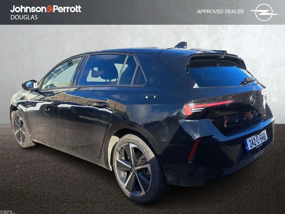 Opel Astra Hatchback, Petrol, 2024, Black