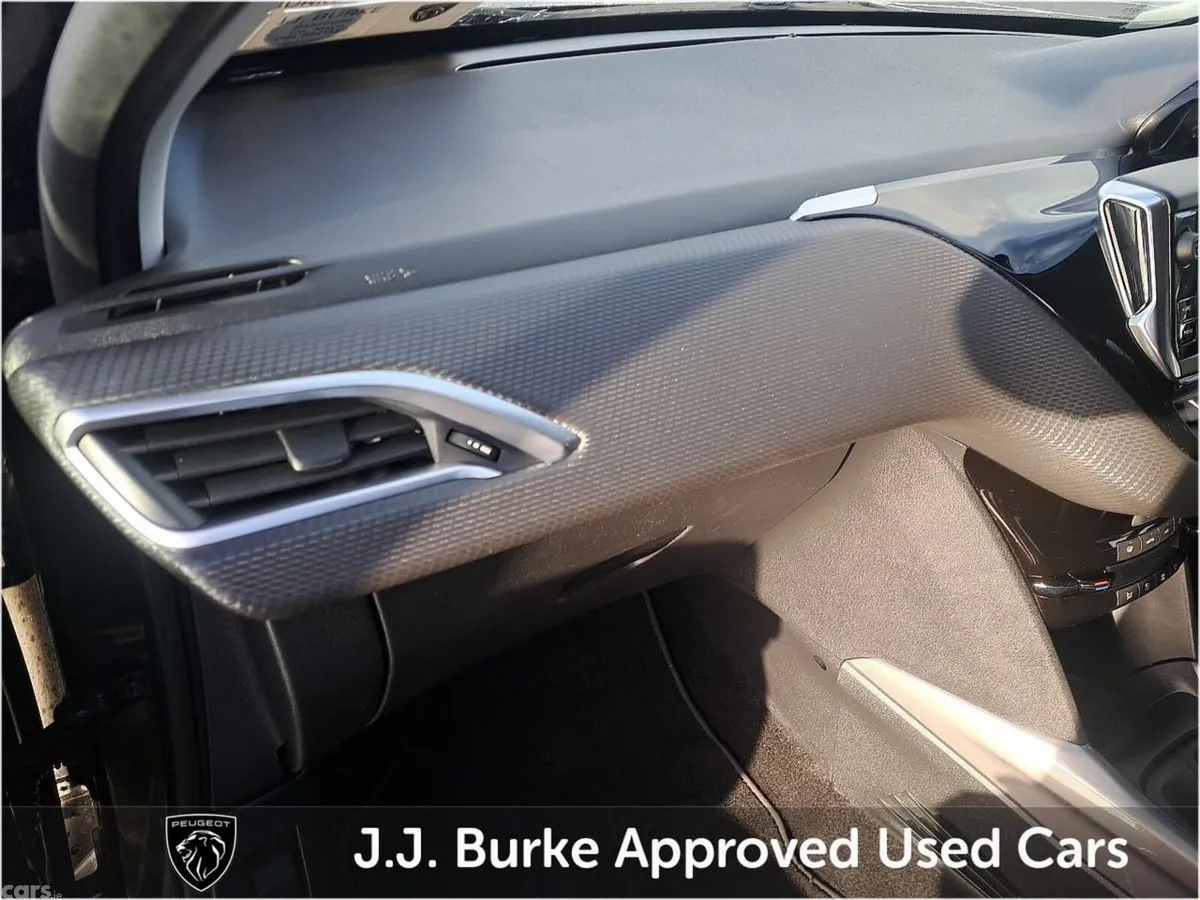 Peugeot 2008 MPV, Diesel, 2018, Black