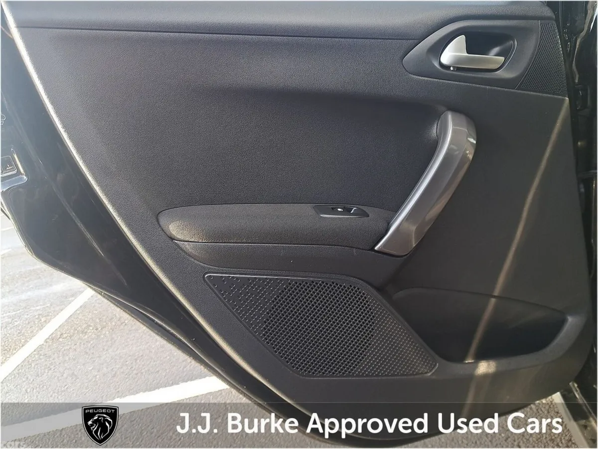 Peugeot 2008 MPV, Diesel, 2018, Black