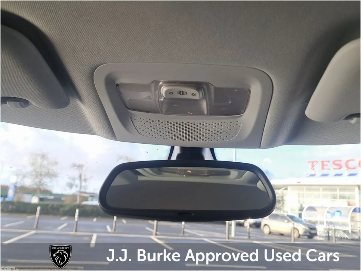 Peugeot 2008 MPV, Diesel, 2018, Black