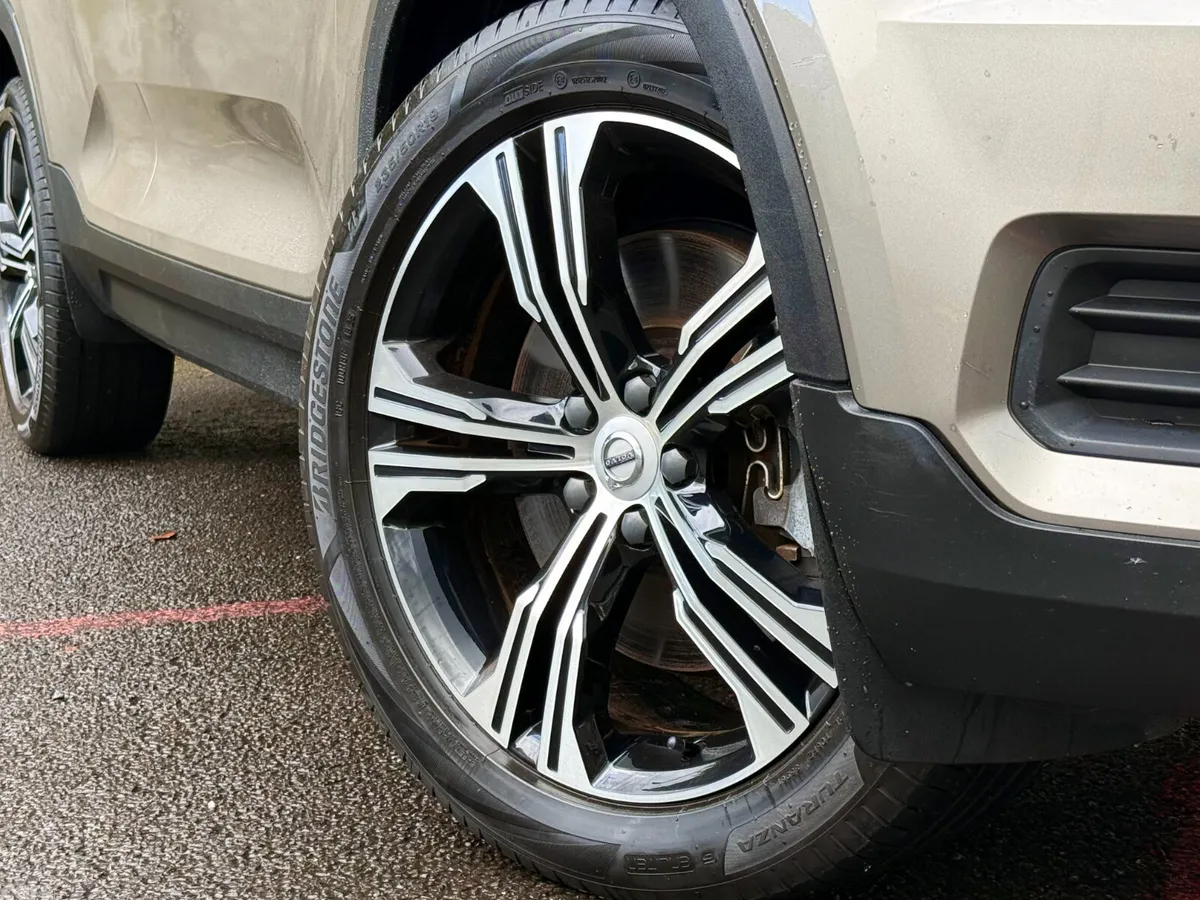 Volvo XC40 SUV, Petrol Hybrid, 2022, Grey