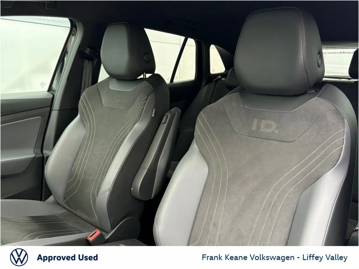 Volkswagen ID.4 SUV, Electric, 2025, Black