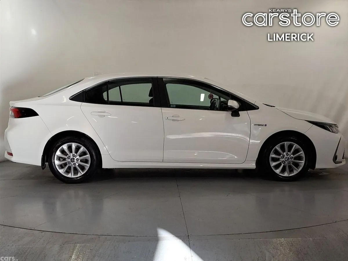 Toyota Corolla Saloon, Petrol Hybrid, 2021, White