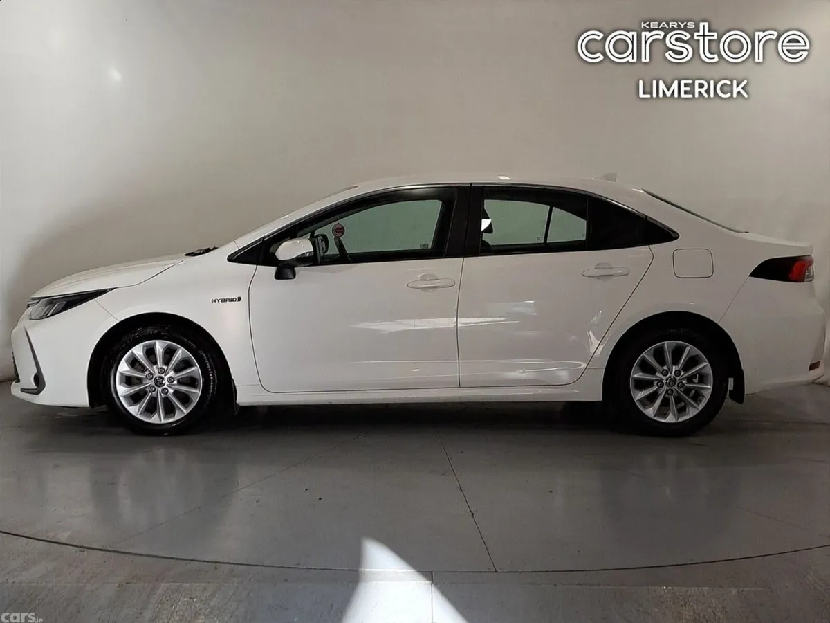 Toyota Corolla Saloon, Petrol Hybrid, 2021, White