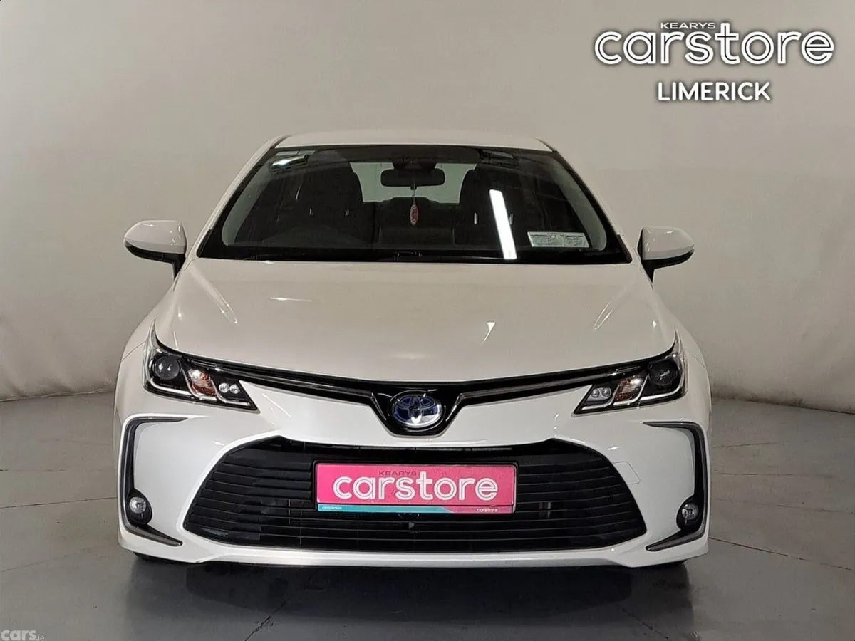 Toyota Corolla Saloon, Petrol Hybrid, 2021, White
