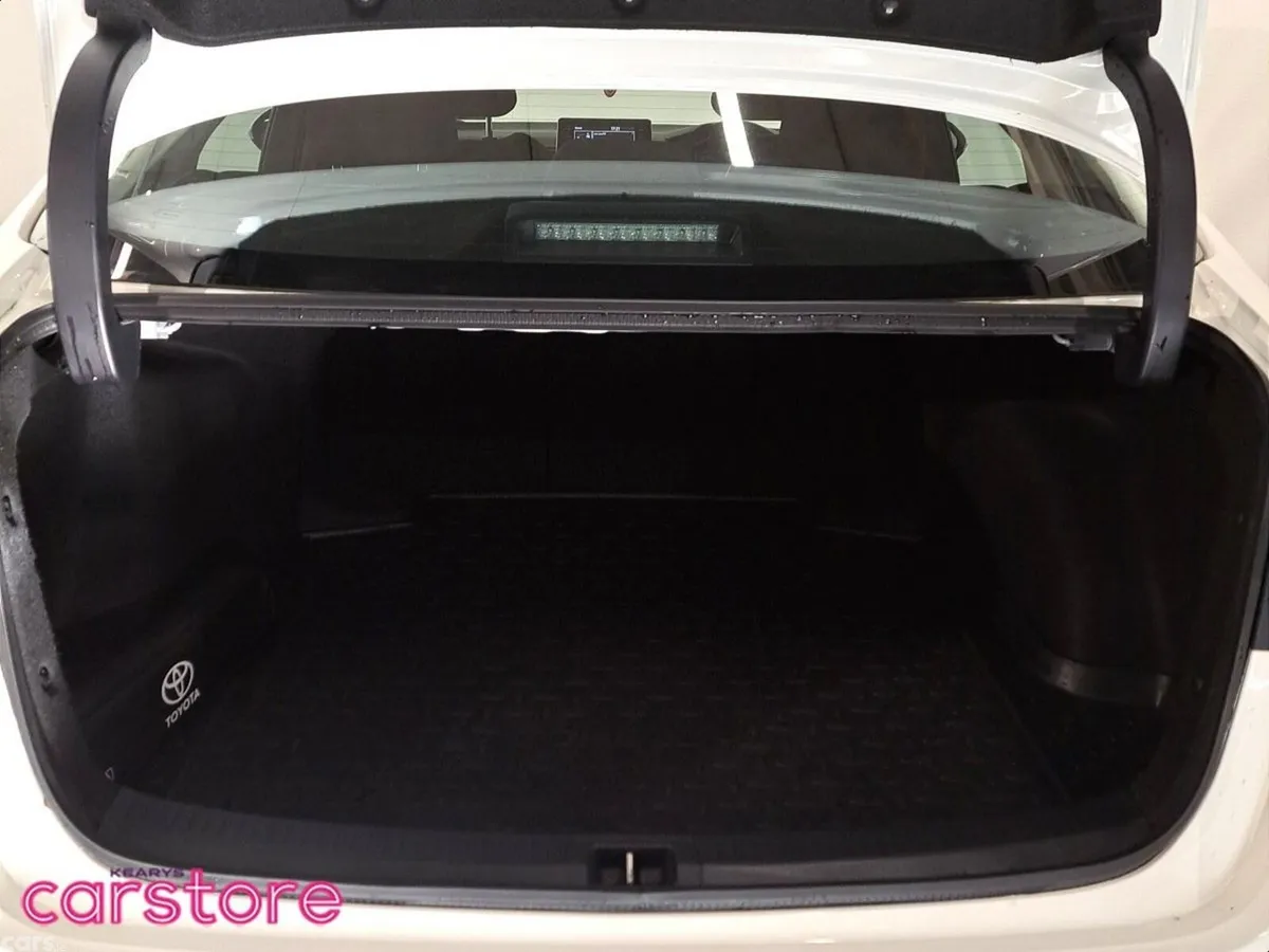 Toyota Corolla Saloon, Petrol Hybrid, 2021, White