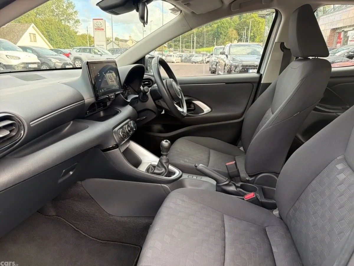 Toyota Yaris Hatchback, Petrol, 2024, Grey