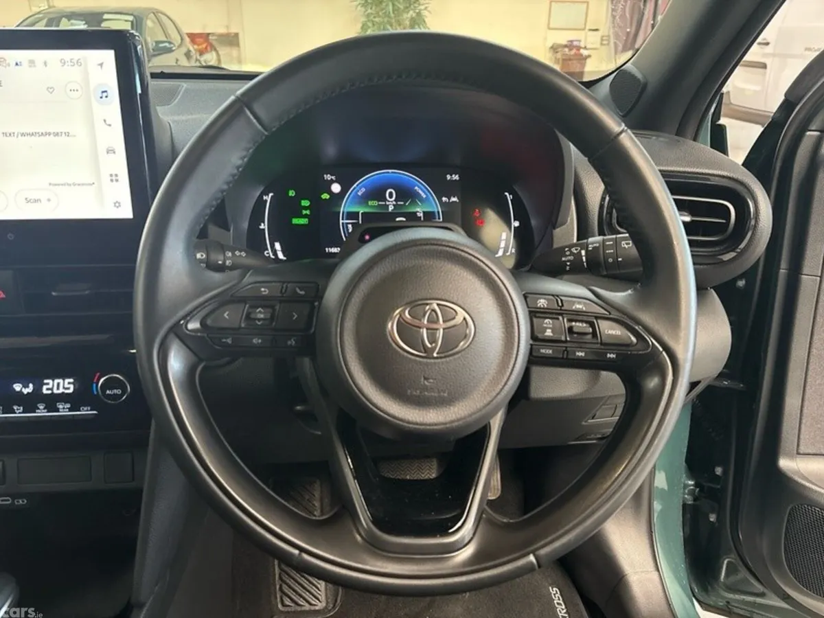 Toyota Yaris Cross Hatchback, Petrol Hybrid, 2026, Green