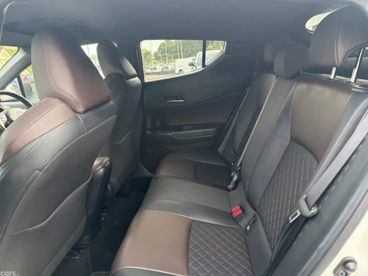 Toyota C-HR SUV, Petrol Hybrid, 2019, White