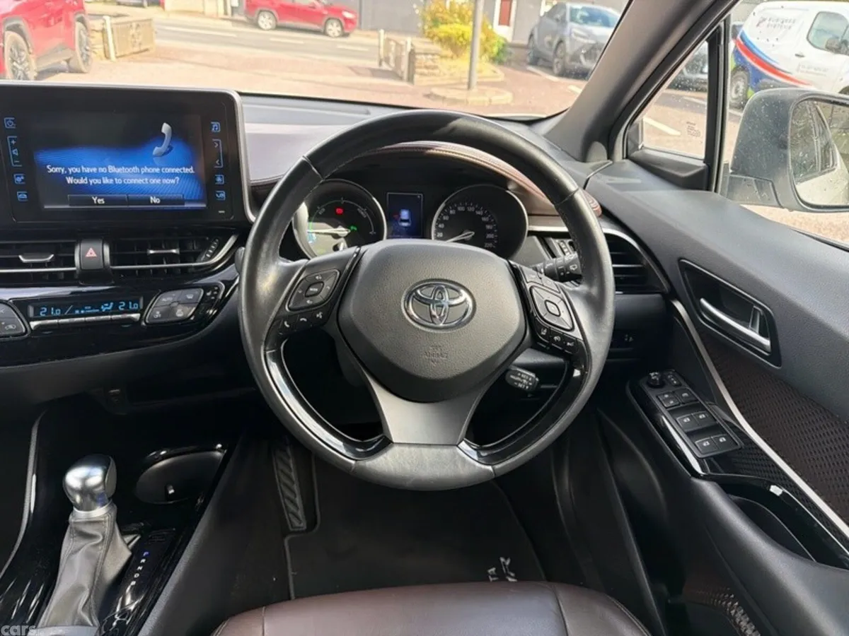 Toyota C-HR SUV, Petrol Hybrid, 2019, White