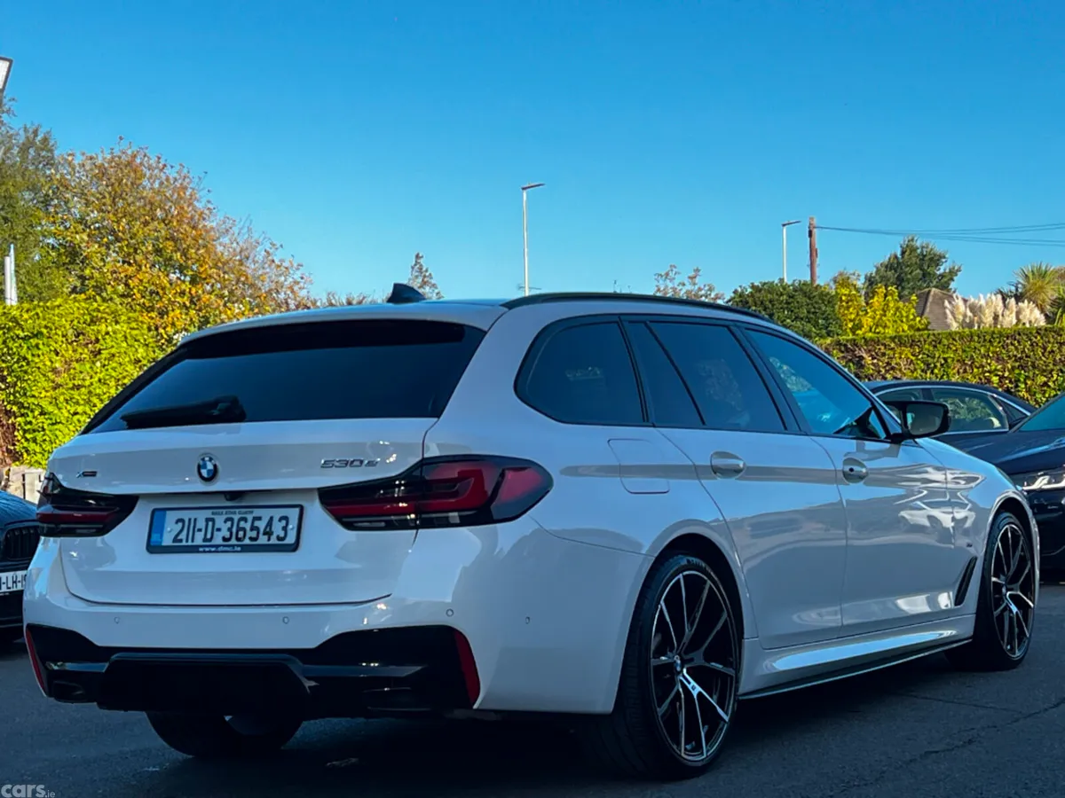 BMW 5-Series Estate, Petrol Plug-in Hybrid, 2021, White