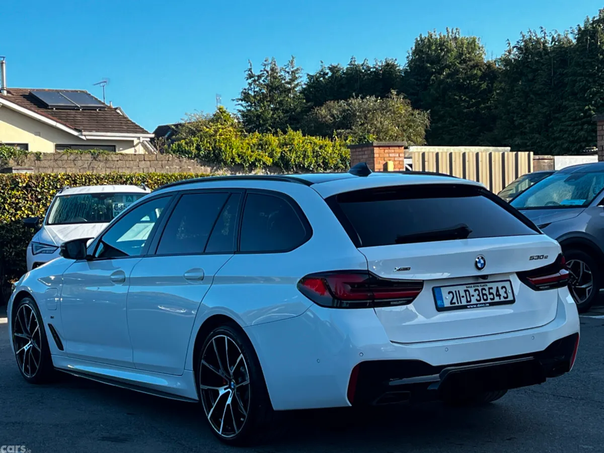 BMW 5-Series Estate, Petrol Plug-in Hybrid, 2021, White