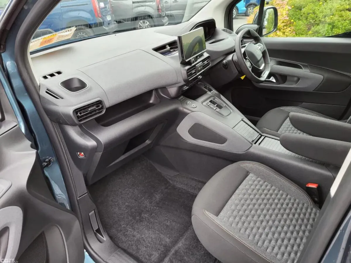 Peugeot Rifter MPV, Diesel, 2026, Blue