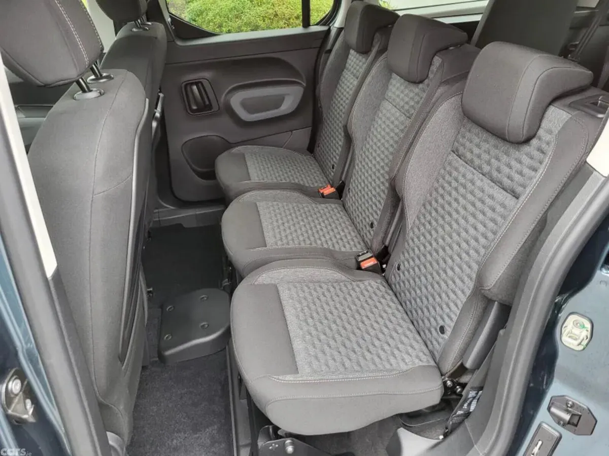 Peugeot Rifter MPV, Diesel, 2026, Blue