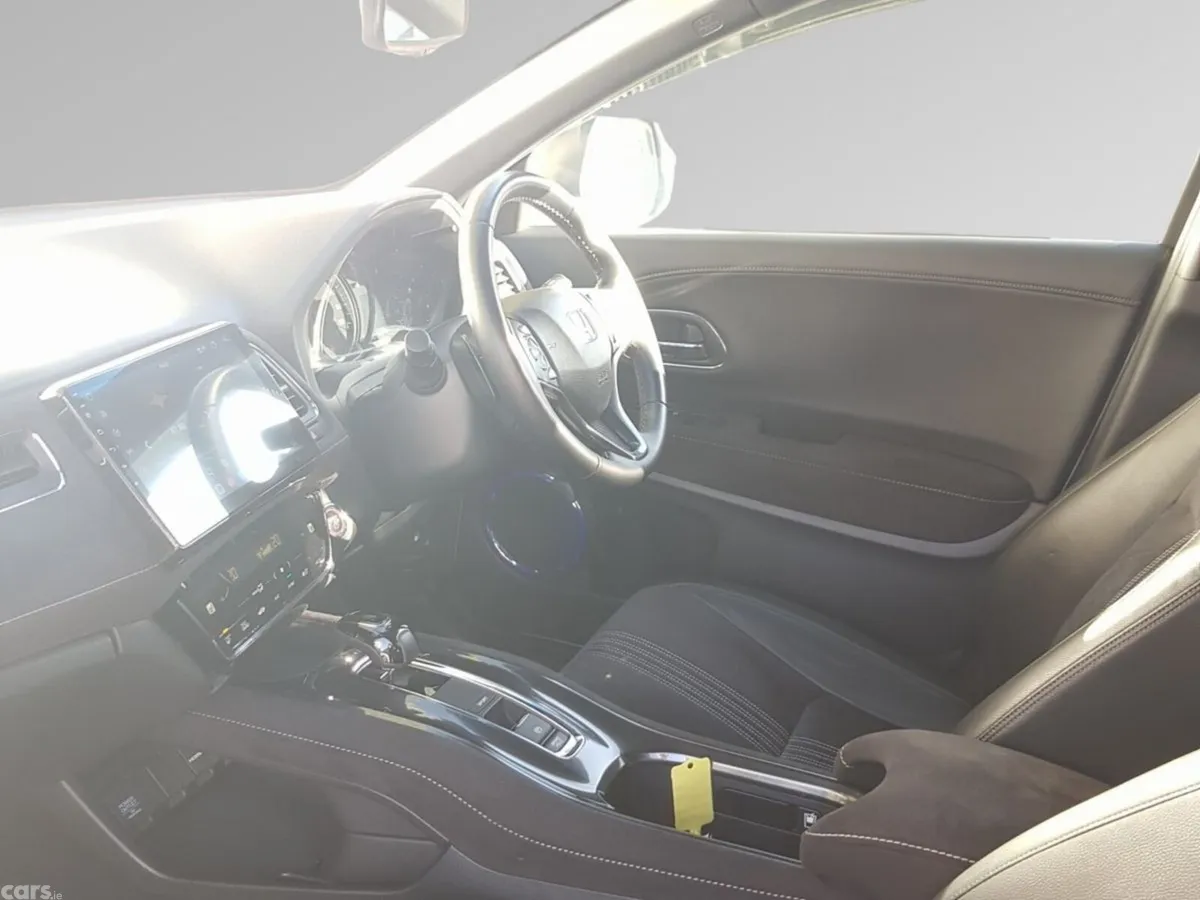 Honda Vezel SUV, Petrol Hybrid, 2021, White