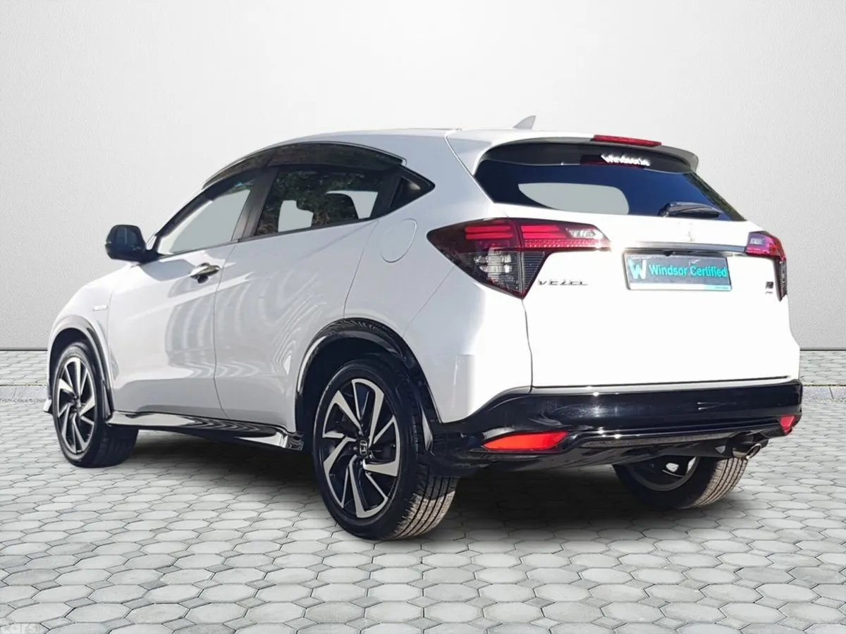 Honda Vezel SUV, Petrol Hybrid, 2021, White
