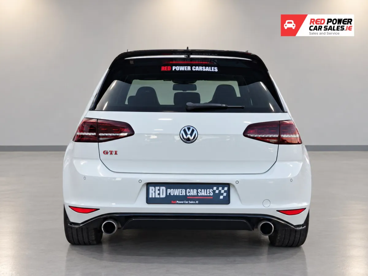 Volkswagen Golf Hatchback, Petrol, 2016, White