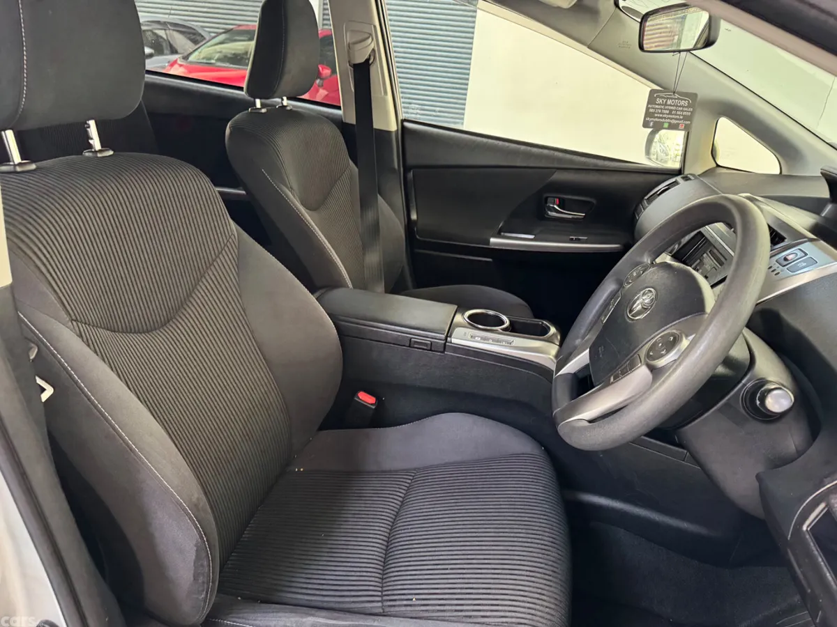 Toyota Prius MPV, Petrol Hybrid, 2016, Silver