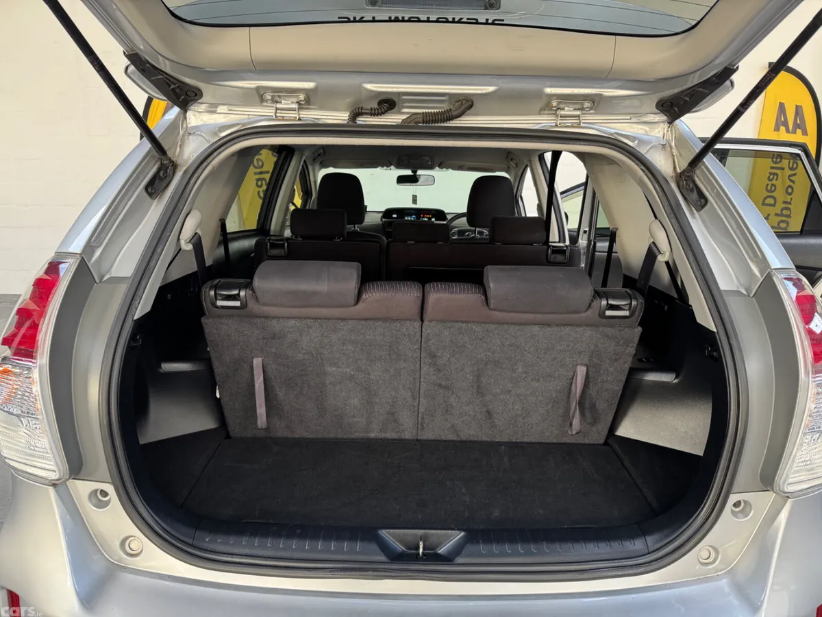 Toyota Prius MPV, Petrol Hybrid, 2016, Silver