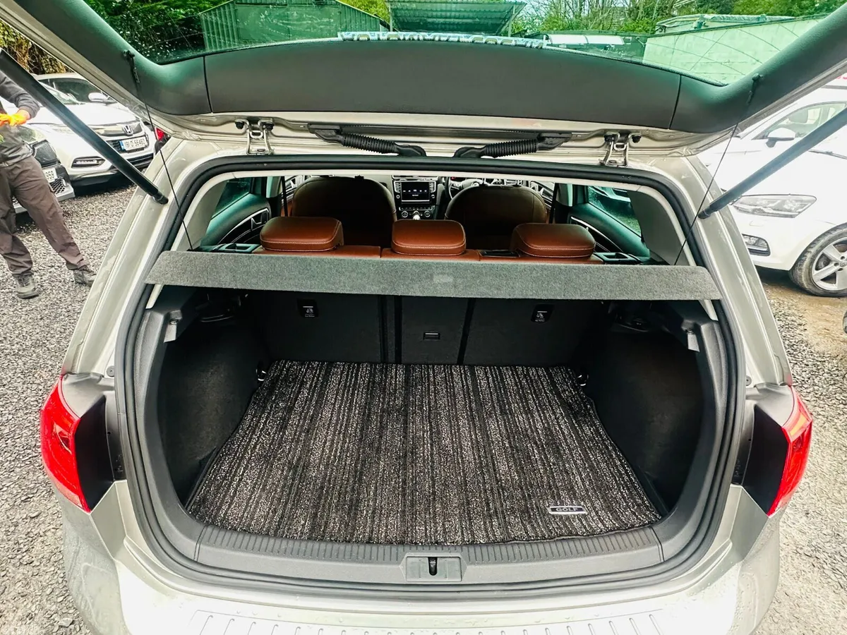 Volkswagen Golf Hatchback, Petrol, 2016, Silver