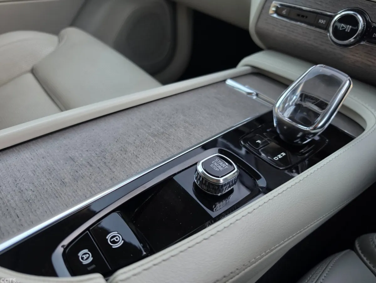 Volvo XC90 SUV, Petrol Plug-in Hybrid, 2022, Blue
