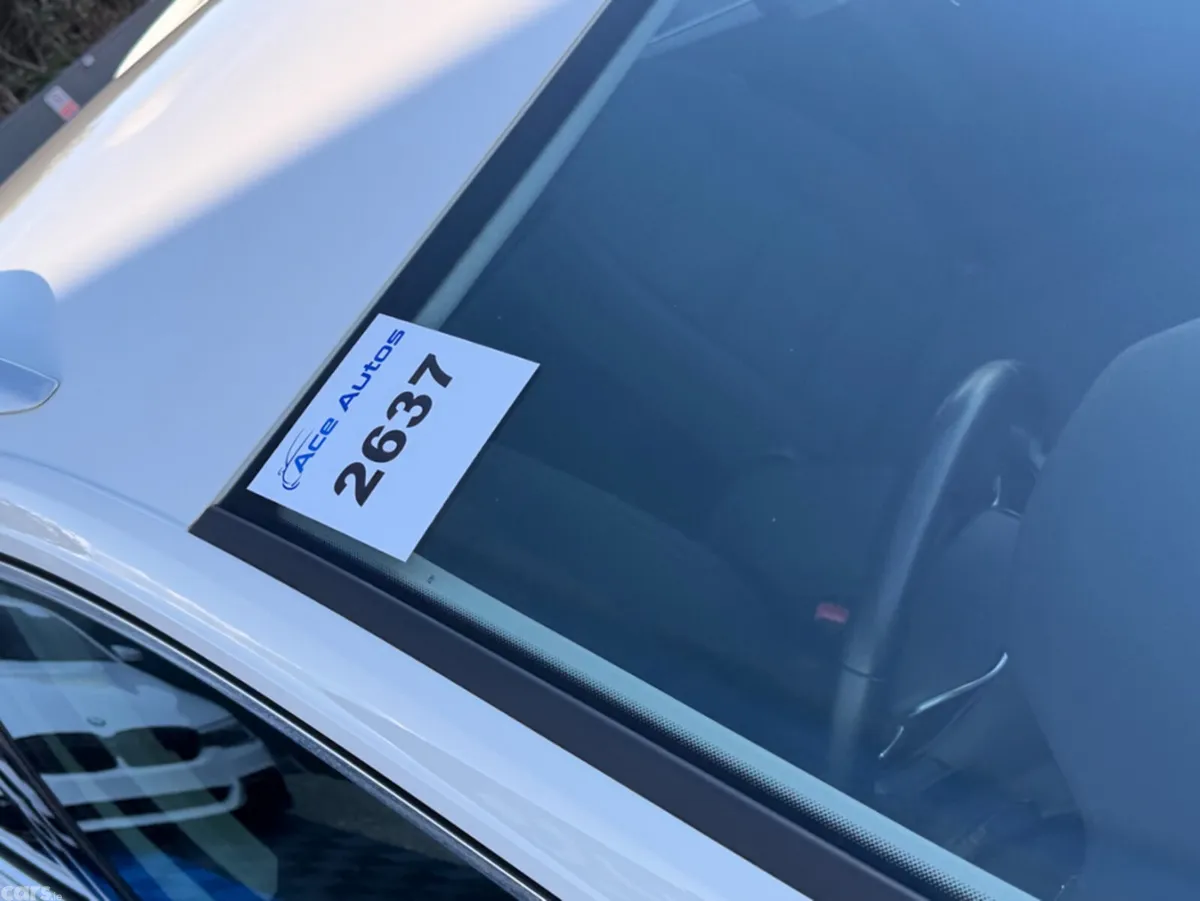 Volkswagen Touran MPV, Diesel, 2019, White