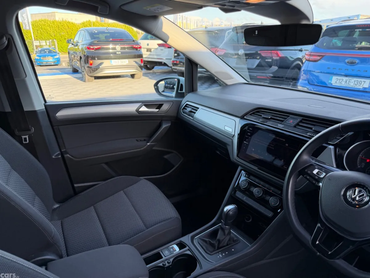 Volkswagen Touran MPV, Diesel, 2019, White
