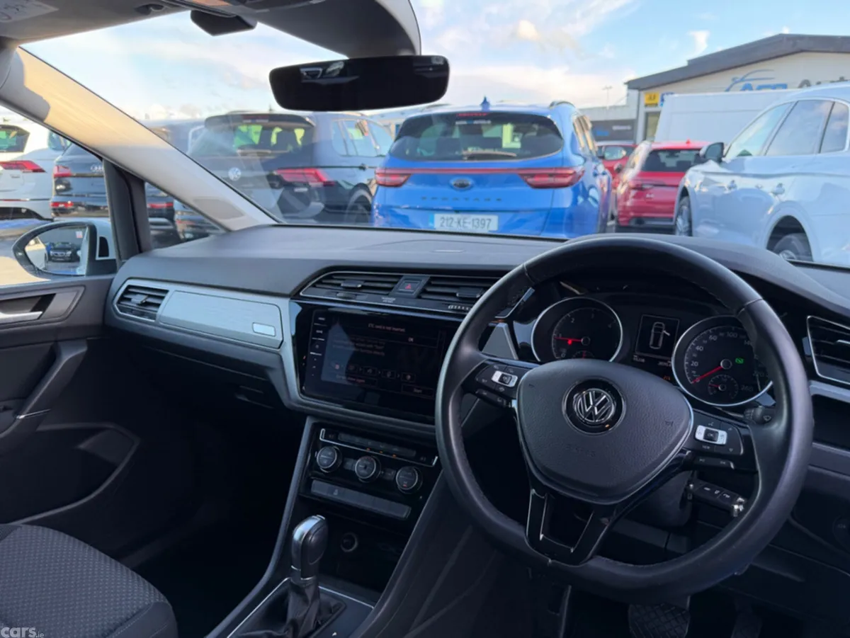 Volkswagen Touran MPV, Diesel, 2019, White
