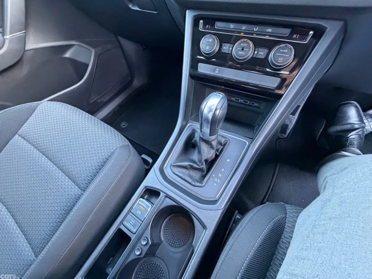 Volkswagen Touran MPV, Diesel, 2019, White