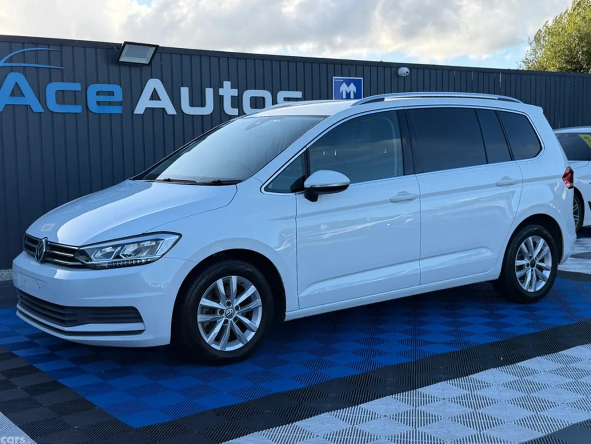 Volkswagen Touran MPV, Diesel, 2019, White
