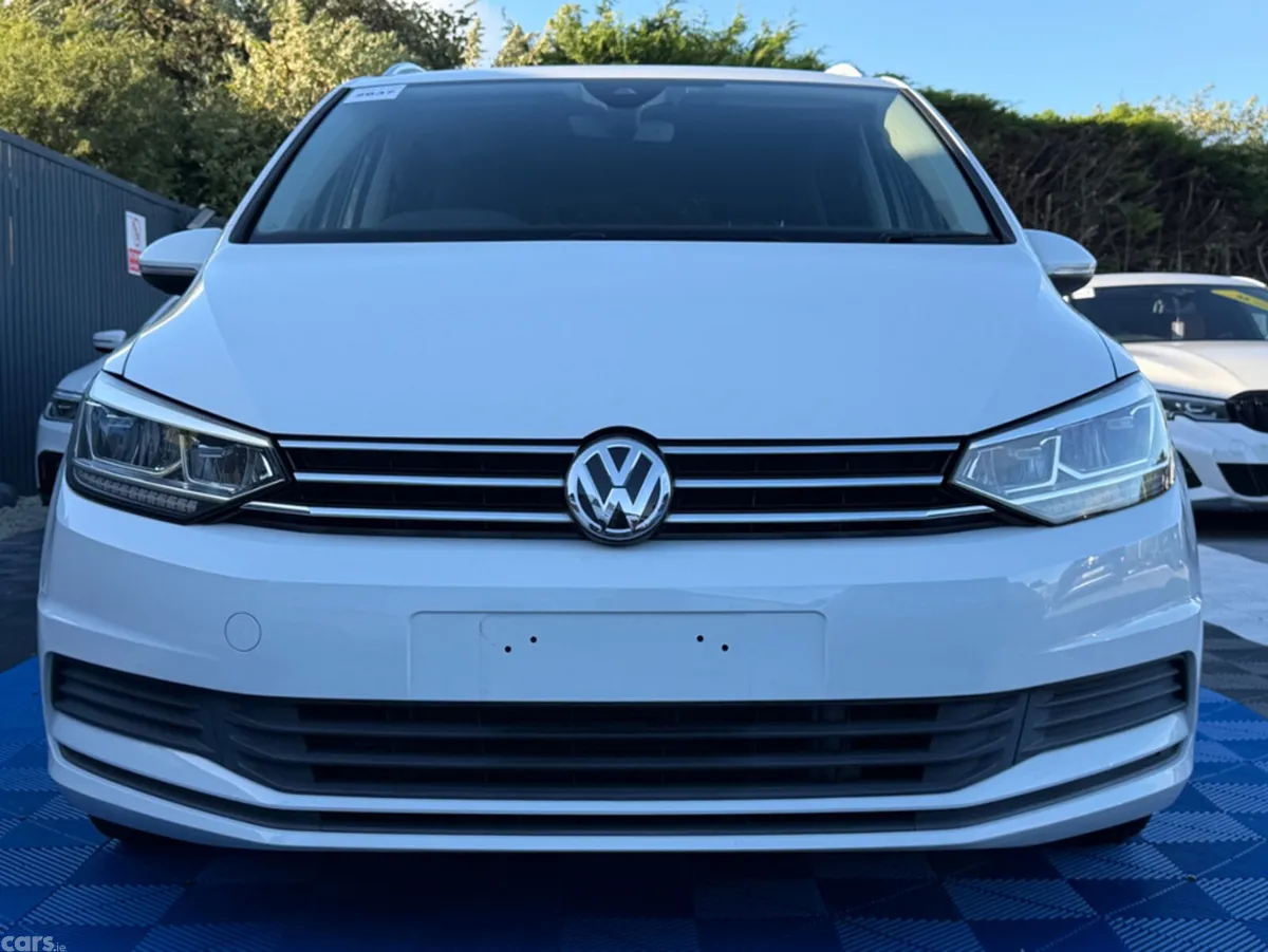 Volkswagen Touran MPV, Diesel, 2019, White