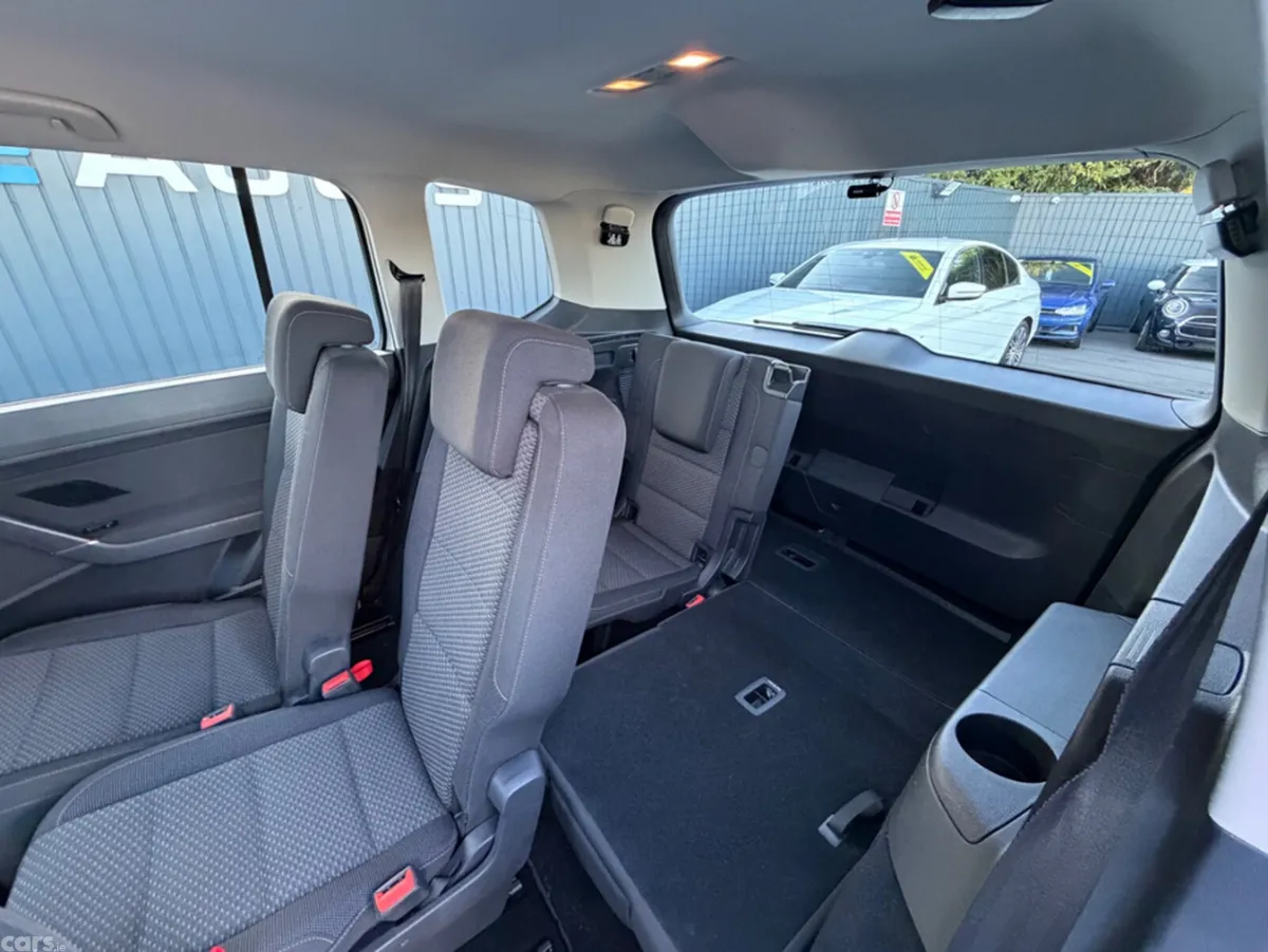 Volkswagen Touran MPV, Diesel, 2019, White