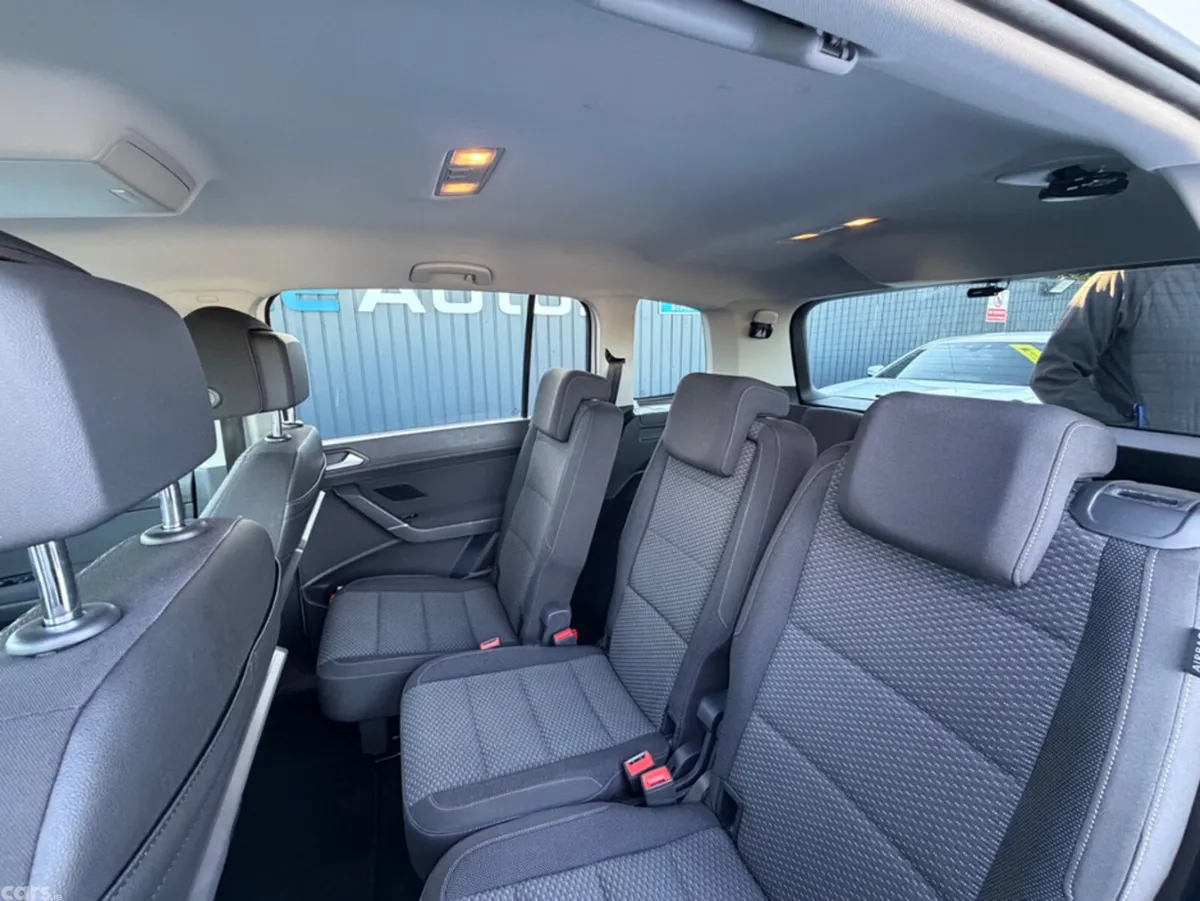 Volkswagen Touran MPV, Diesel, 2019, White