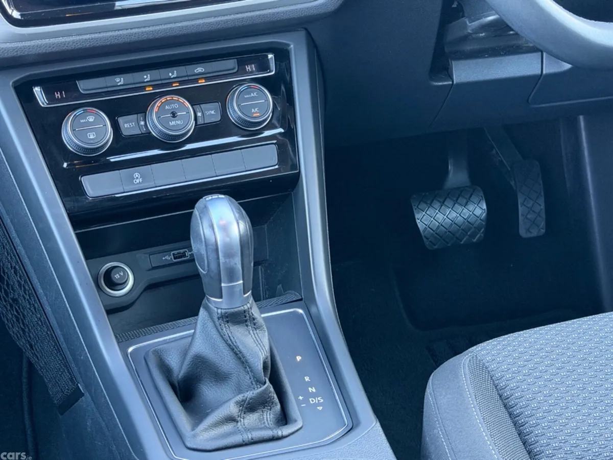 Volkswagen Touran MPV, Diesel, 2019, White