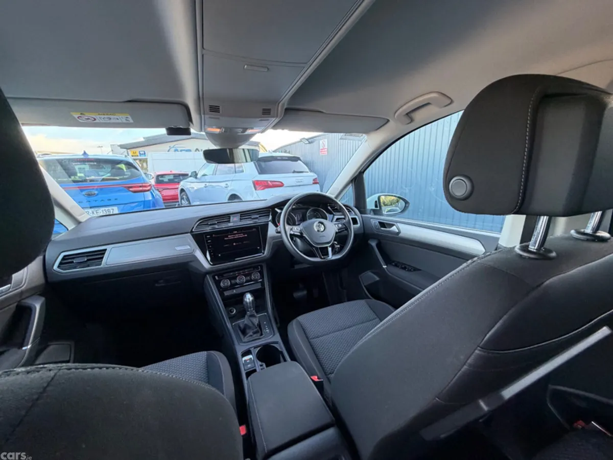 Volkswagen Touran MPV, Diesel, 2019, White